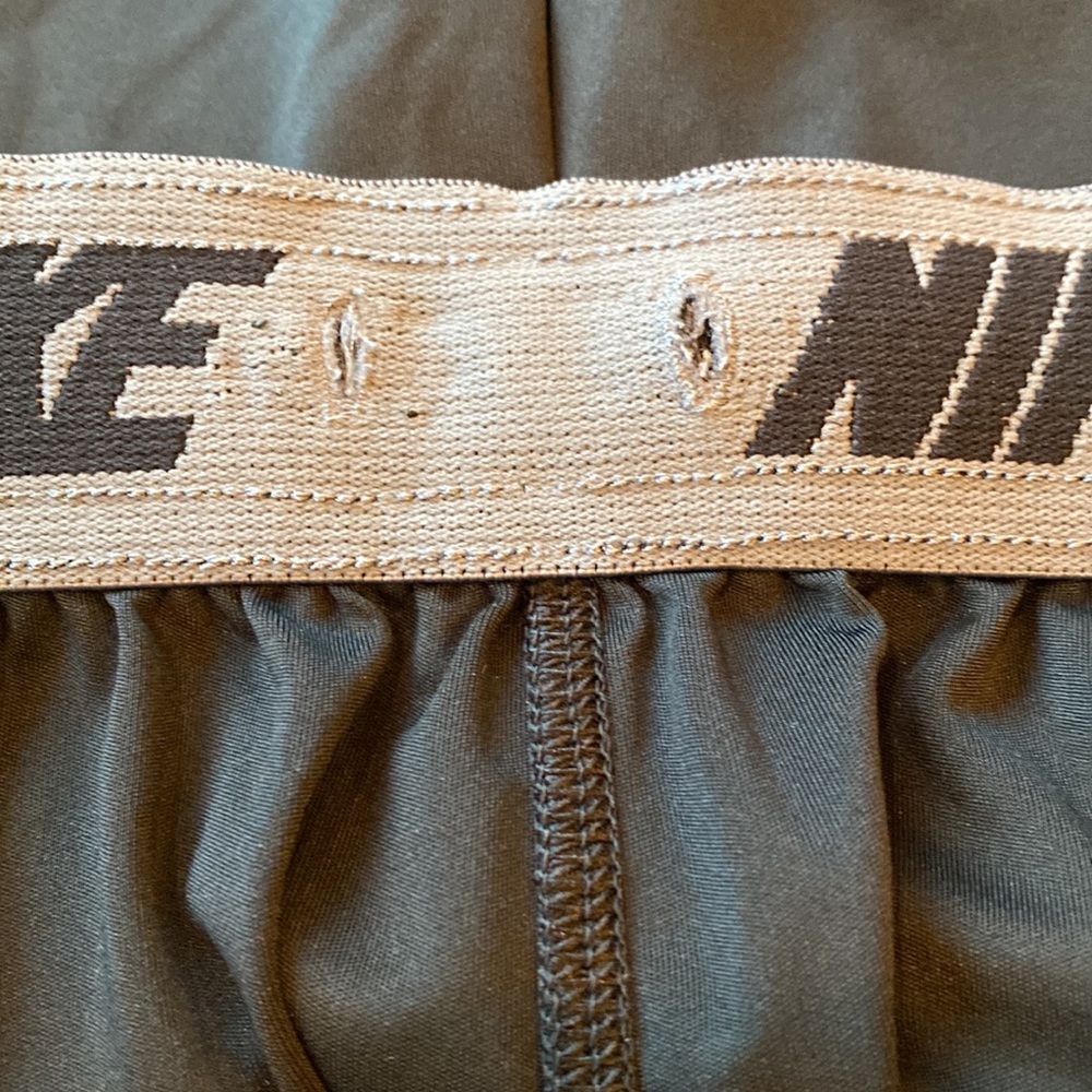 Nike Men’s University of Oregon DriFit shorts - Picture 7 of 10